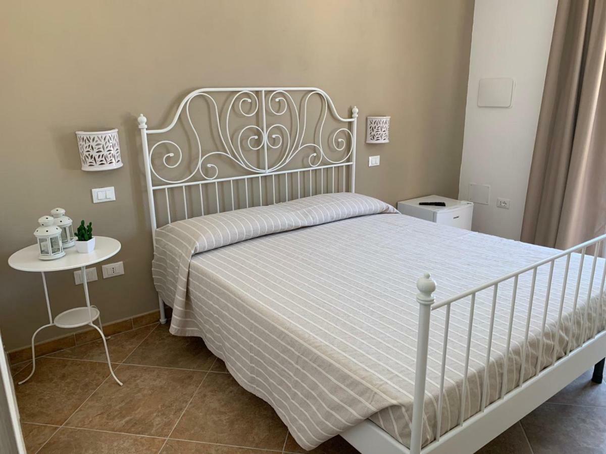 Bed and Breakfast Le Tre Colonne Melendugno Exterior foto