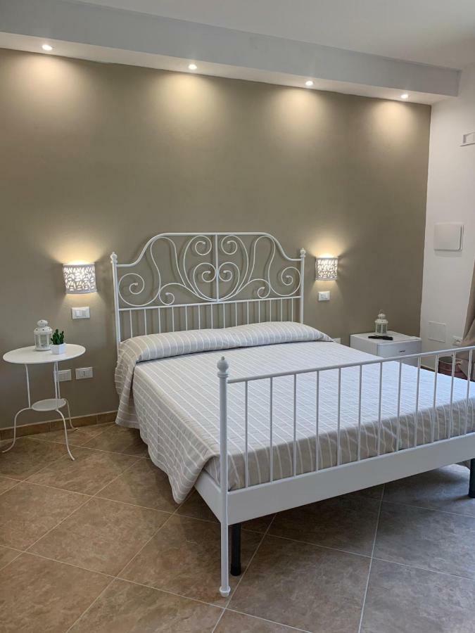 Bed and Breakfast Le Tre Colonne Melendugno Exterior foto