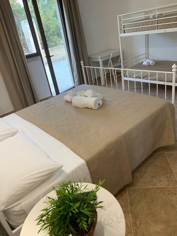Bed and Breakfast Le Tre Colonne Melendugno Exterior foto