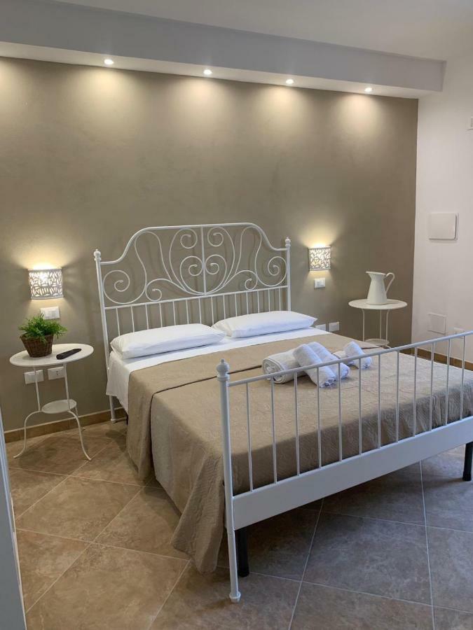 Bed and Breakfast Le Tre Colonne Melendugno Exterior foto